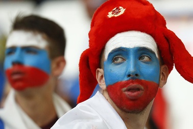 Nga triệu đại sứ Pháp sau vụ 43 cổ động viên bị bắt