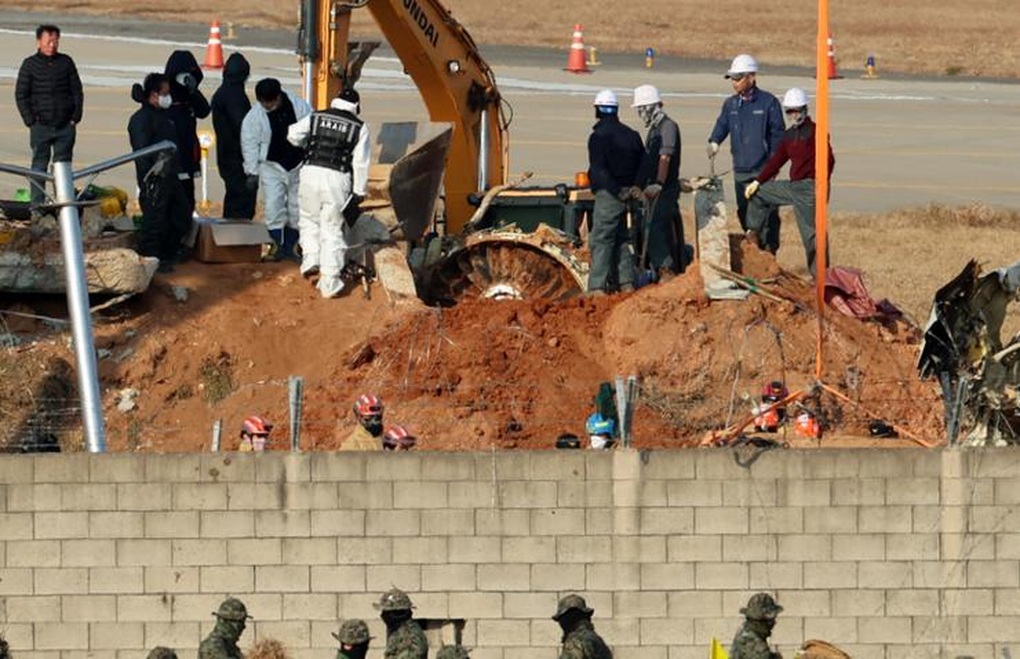 Phi công hé lộ thêm về vật thể bất thường trong thảm kịch máy bay Hàn Quốc - 1 Phi công hé lộ thêm về vật thể bất thường trong thảm kịch máy bay Hàn Quốc - 1