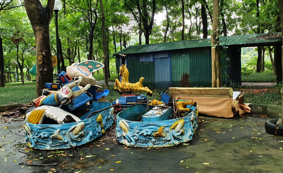 Công viên nhếch nhác, xập xệ trong khu đô thị kiểu mẫu ở Hà Nội - 12 Công viên nhếch nhác, xập xệ trong khu đô thị kiểu mẫu ở Hà Nội - 12