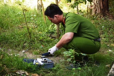 Thi thể người đàn ông cháy đen trong khu công nghiệp ở Long An