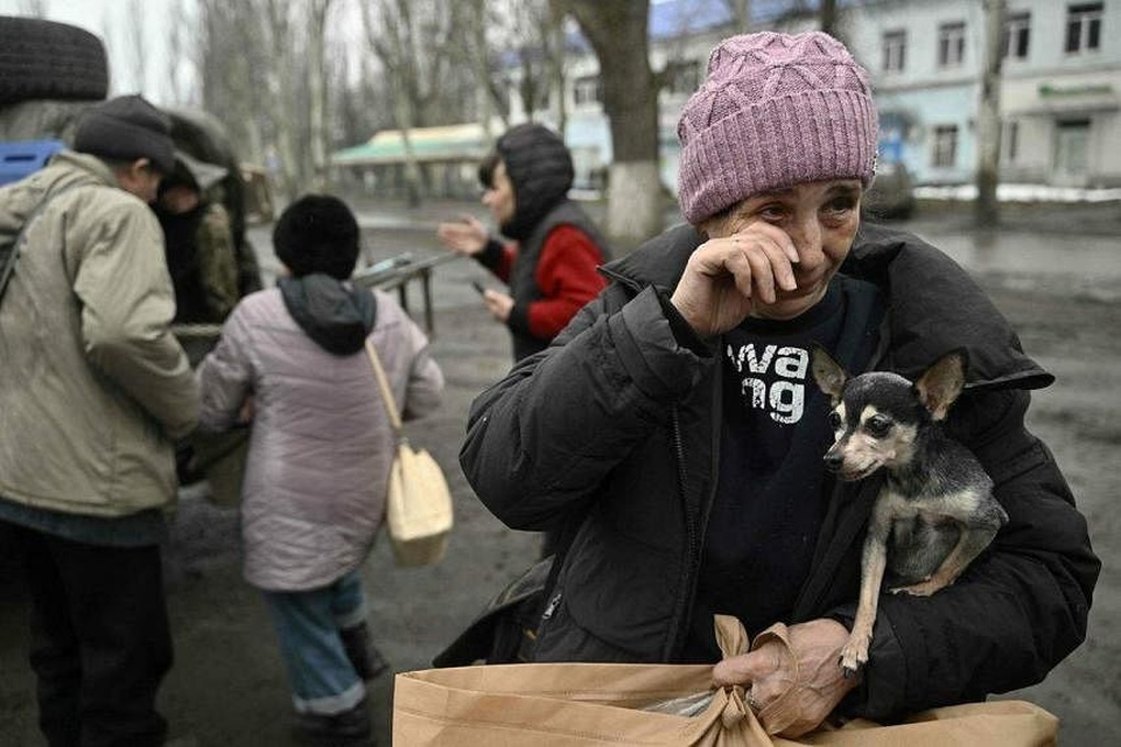 Nga-Ukraine giành từng ngôi nhà ở Bakhmut, dân thường hối hả sơ tán - 1 Nga-Ukraine giành từng ngôi nhà ở Bakhmut, dân thường hối hả sơ tán - 1