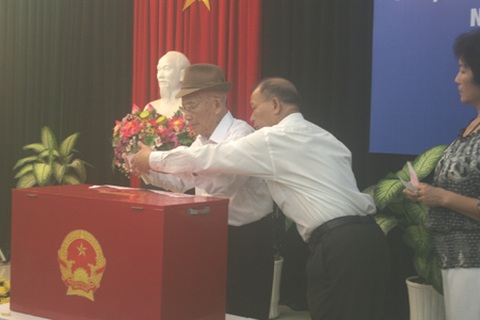 Hơn 60 triệu cử tri cả nước đi bầu cử 