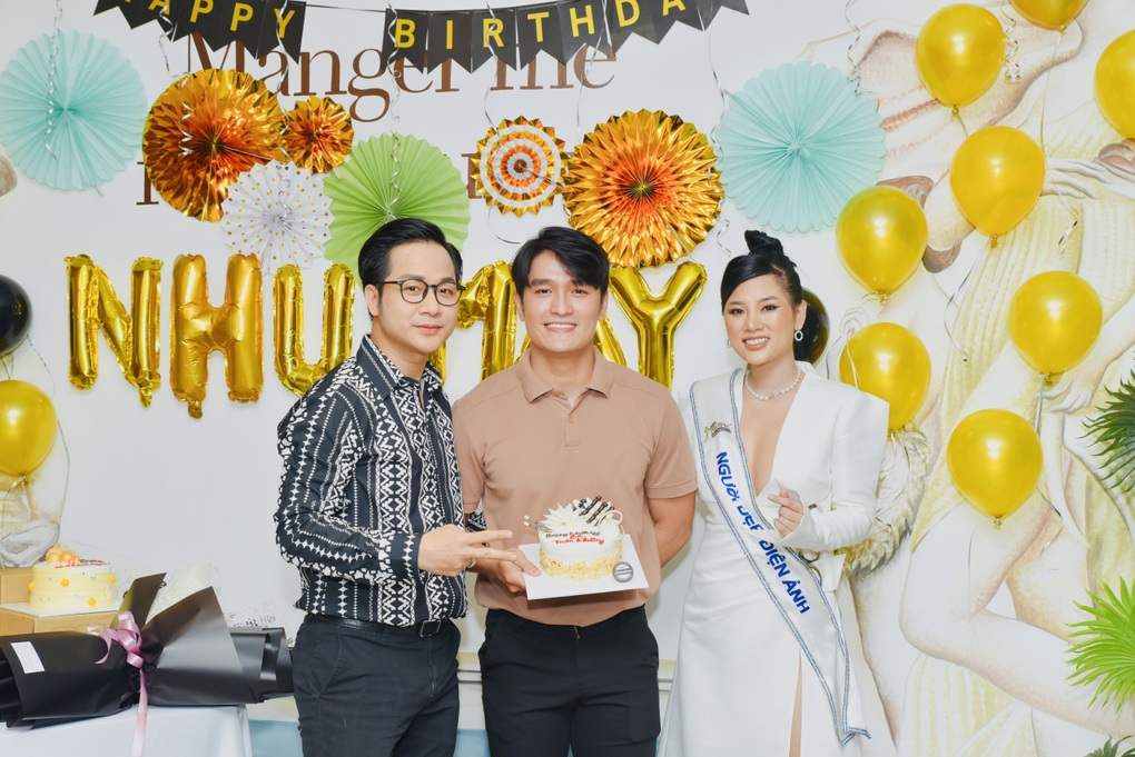 Diễn viên Như Mây mặc gợi cảm đón tuổi mới - 3 Diễn viên Như Mây mặc gợi cảm đón tuổi mới - 3