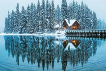 Cảnh như cổ tích khi hồ Ngọc lục bảo đóng băng