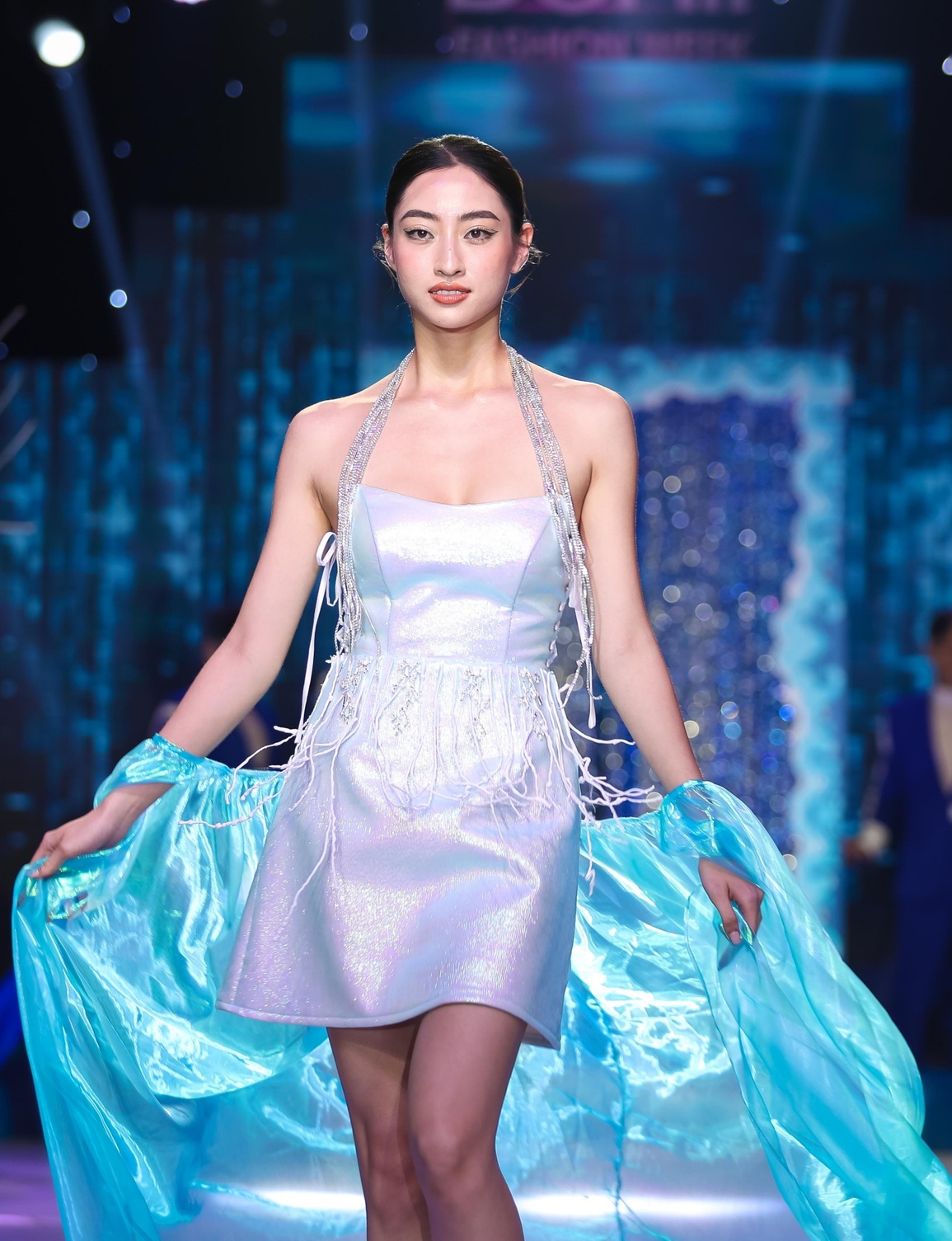 Hoa hậu Đỗ Thị Hà, Lương Thùy Linh, Khánh Vân gợi cảm khác lạ - 1 Hoa hậu Đỗ Thị Hà, Lương Thùy Linh, Khánh Vân gợi cảm khác lạ - 1