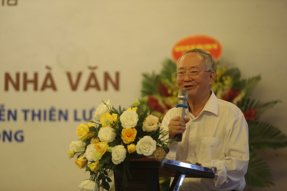 Ra mắt bộ sách Tam đại viết văn của nhà văn Nguyễn Như Phong - 3 Ra mắt bộ sách Tam đại viết văn của nhà văn Nguyễn Như Phong - 3