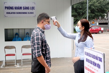 Phú Thọ: Nghi dương tính trở lại, bệnh nhân Covid-19 được chuyển về Hà Nội