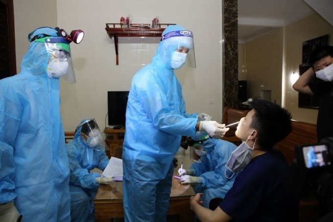 Lấy mẫu xét nghiệm SARS-CoV-2