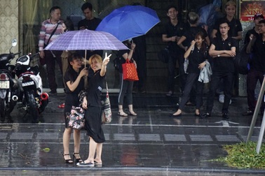 Hà Nội trong cơn mưa giải nhiệt "quý hơn vàng"