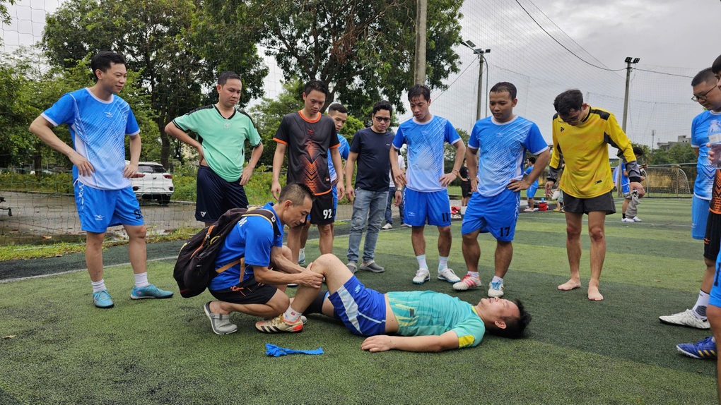 FC Dân trí dẫn đầu bảng đấu sau 1 chiến thắng và 1 trận hòa - 4 FC Dân trí dẫn đầu bảng đấu sau 1 chiến thắng và 1 trận hòa - 4