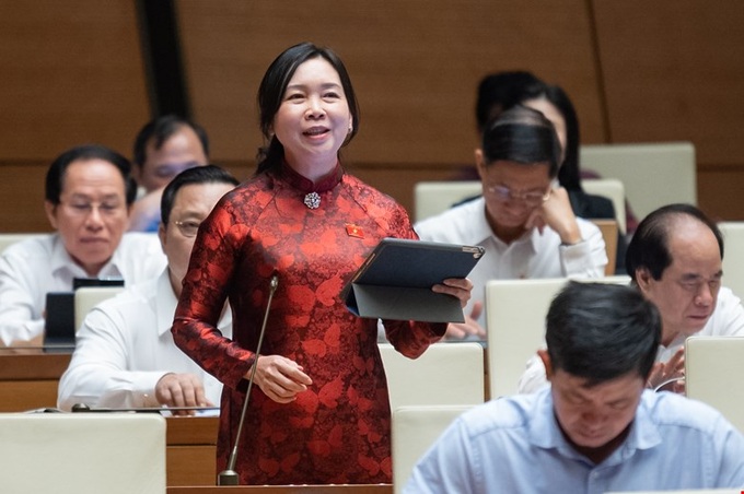 Đại biểu Lý Tiết Hạnh (đoàn Bình Định) đánh giá cao sự nỗ lực rất lớn của Bộ LĐ-TB&XH trong việc thực hiện chế độ chính sách người có công