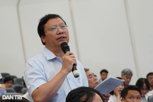 Trường đại học thỉnh cầu được tăng học phí, sợ "ăn thịt chính mình"