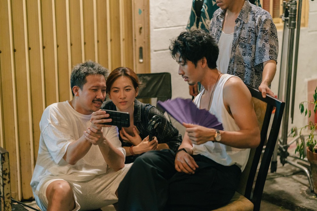 Mỹ nam trăm tỷ của phim Mai: 3 tuổi bán vé số, nghi vấn hẹn hò nữ chính - 12