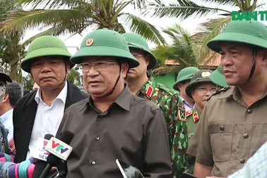 Phó Thủ tướng Trịnh Đình Dũng kiểm tra công tác ứng phó bão số 9