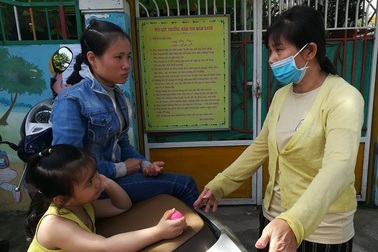 Vụ bảo mẫu bạo hành trẻ kinh hoàng: “Tôi nghẹn đắng, không ăn uống nổi”