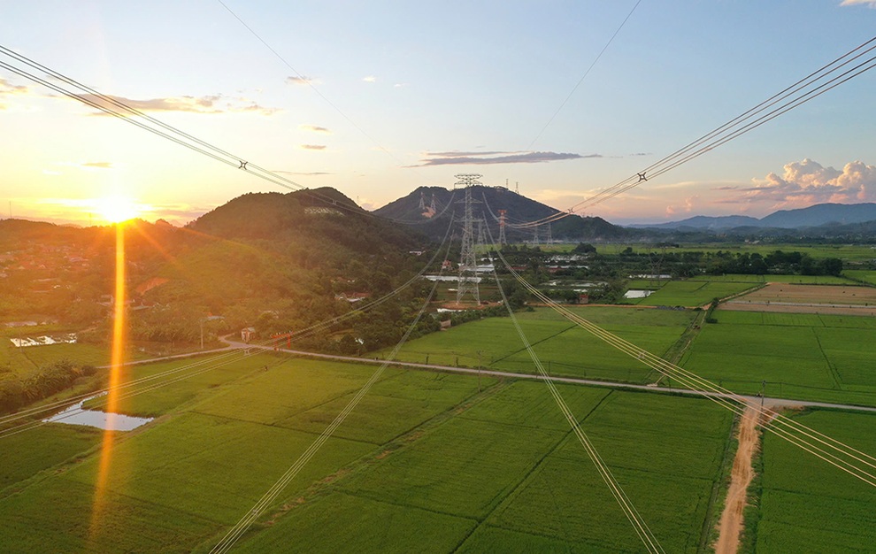 Đóng điện đường dây 500kV Quảng Trạch - Quỳnh Lưu - 3 Đóng điện đường dây 500kV Quảng Trạch - Quỳnh Lưu - 3