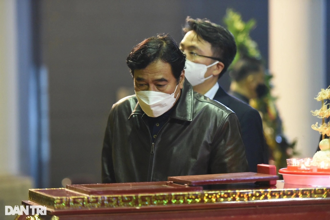 NSND Thu Hà, Trung Hiếu cùng dàn nghệ sĩ đưa tiễn NSƯT Tiến Hợi - 7