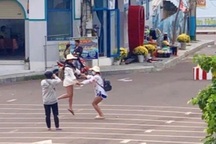 Đu trend "Đại Lý", nhiều bạn trẻ bị công an mời làm việc vì tràn ra đường