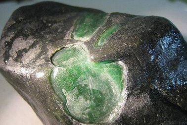 Lão nông dùng ngọc bích chục tỷ để… muối dưa