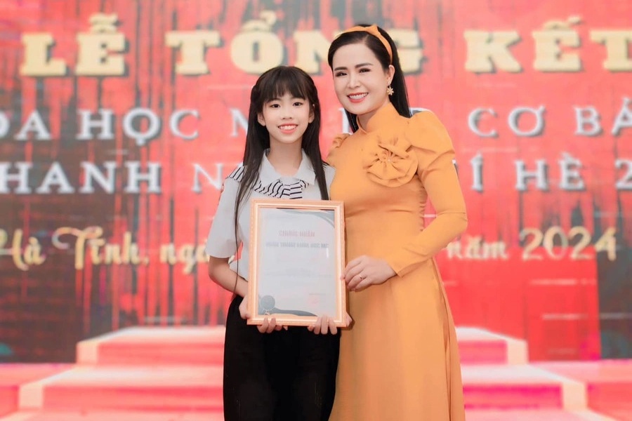 ប៉ះរឿងសិស្សស្រីថ្នាក់ទី៧សរសេរសំបុត្រសុំអាហារូបករណ៍មិត្តភក្តិដែលខ្វះខាត - 2 Xúc động câu chuyện nữ sinh lớp 7 viết thư xin học bổng cho bạn khó khăn - 2