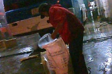 “Phù phép” lòng heo thối