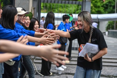 Loạt thí sinh trượt oan trúng tuyển trở lại: Cú sốc đầu đời mãi không quên