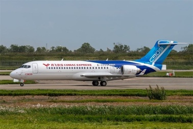 Đề xuất sửa quy định để nhập máy bay Comac C909 của Trung Quốc về Việt Nam