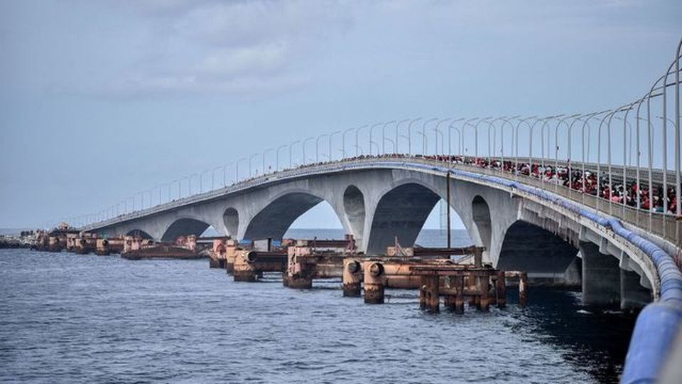 Maldives chật vật nghĩ cách trả khoản nợ khổng lồ với Trung Quốc - 2 Maldives chật vật nghĩ cách trả khoản nợ khổng lồ với Trung Quốc - 2
