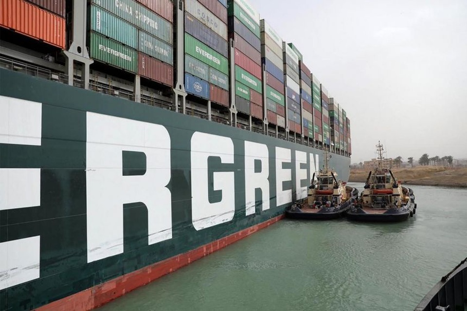 Kênh đào Suez tạm đóng do siêu tàu hàng bít đường - 2 Kênh đào Suez tạm đóng do siêu tàu hàng bít đường - 2