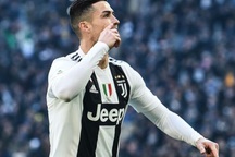 Ghi 2 bàn, C.Ronaldo vẫn đứt chuỗi kỷ lục đáng nể