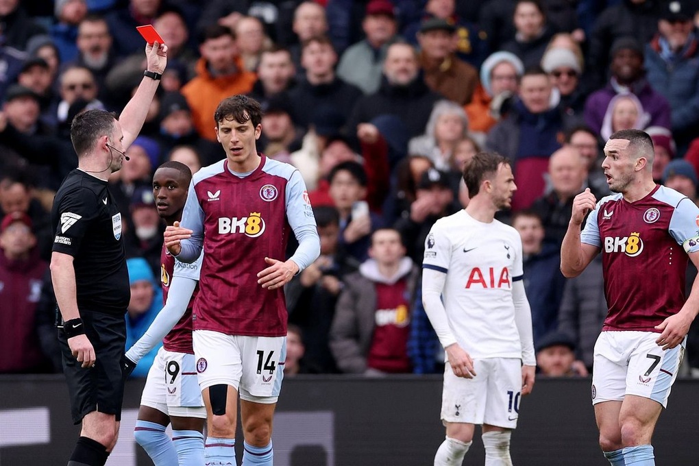 Tottenham chặn Aston Villa, Man Utd hưởng lợi lớn - 2 Tottenham chặn Aston Villa, Man Utd hưởng lợi lớn - 2