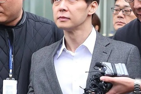 “Hoàng tử gác mái” Park Yoochun chính thức bị bắt vì tội sử dụng ma túy