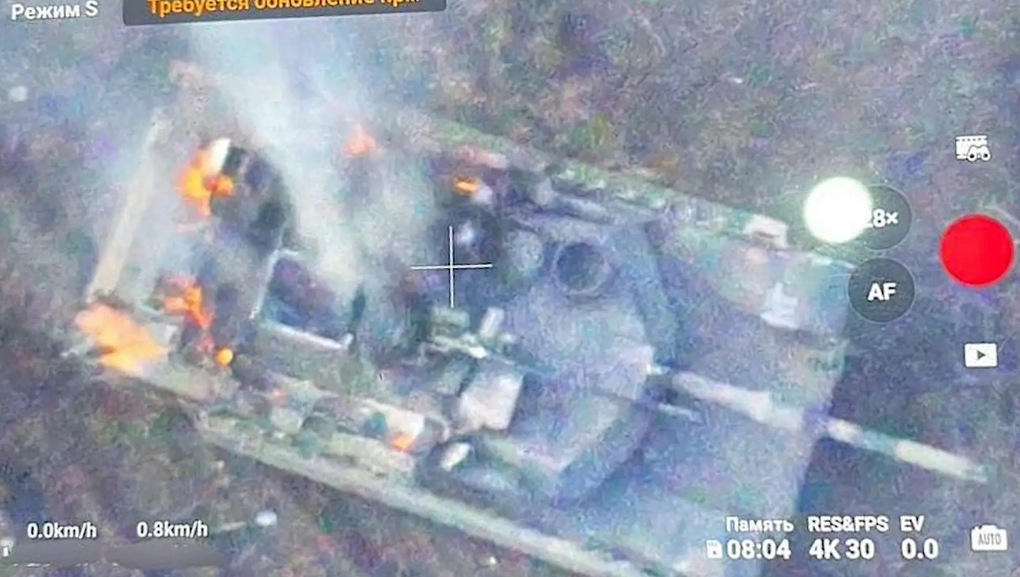 Nga công bố video tấn công đốt cháy siêu tăng Abrams đầu tiên của Ukraine - 1 Nga công bố video tấn công đốt cháy siêu tăng Abrams đầu tiên của Ukraine - 1
