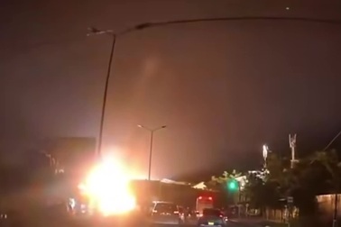 Khoảnh khắc trạm biến áp bất ngờ phát nổ kinh hoàng tại Huế