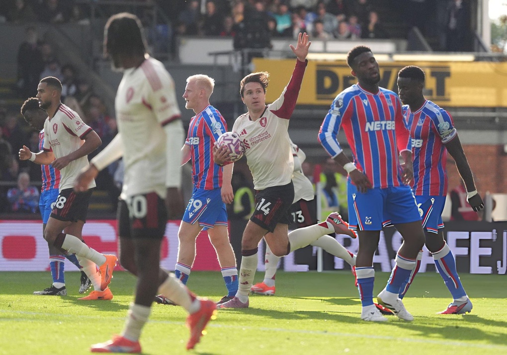 Liverpool bất ngờ gục ngã trên sân Crystal Palace - 2 Liverpool bất ngờ gục ngã trên sân Crystal Palace - 2