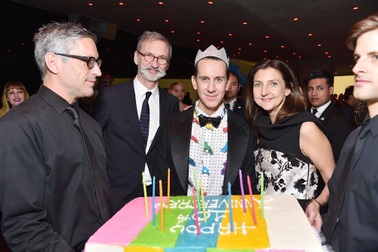 Longchamp kỉ niệm 10 năm hợp tác với nhà thiết kế Jeremy Scott