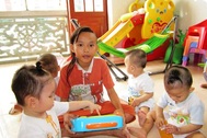 Bé đầu tiên rời Tiên Phước 2