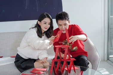 Triệu Lệ Dĩnh và Phùng Thiệu Phong đối mặt "bão" tin đồn ly hôn