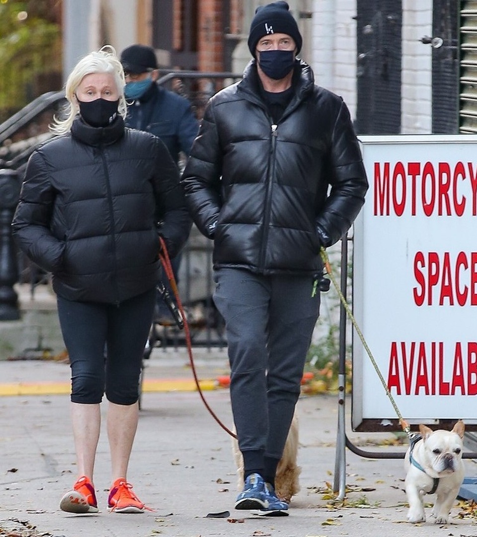Người sói Hugh Jackman đi tắm biển cùng vợ hơn 13 tuổi - 6 Người sói Hugh Jackman đi tắm biển cùng vợ hơn 13 tuổi - 6