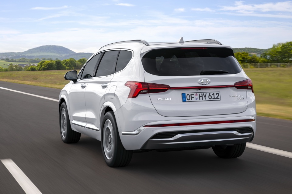 Lộ diện Hyundai Santa Fe 2021 - Dùng tiểu xảo để gia tăng kích thước - 15 Lộ diện Hyundai Santa Fe 2021 - Dùng tiểu xảo để gia tăng kích thước - 15
