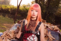 Suni Hạ Linh xuất hiện lạ lẫm giữa tin đồn tham gia "Đạp gió" ở Trung Quốc