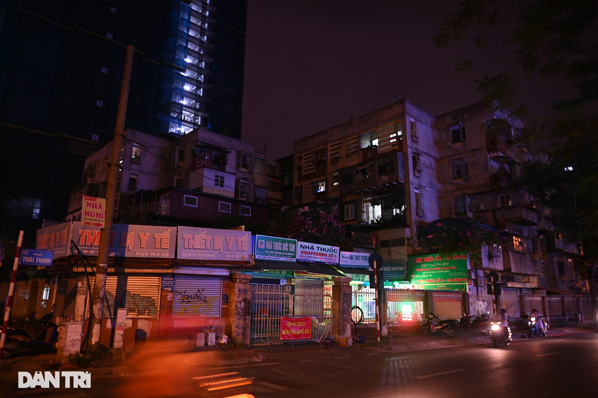 Nhà thuốc 95 Láng Hạ có F0, nhiều người liên quan phải xét nghiệm trong đêm - 2 Nhà thuốc 95 Láng Hạ có F0, nhiều người liên quan phải xét nghiệm trong đêm - 2