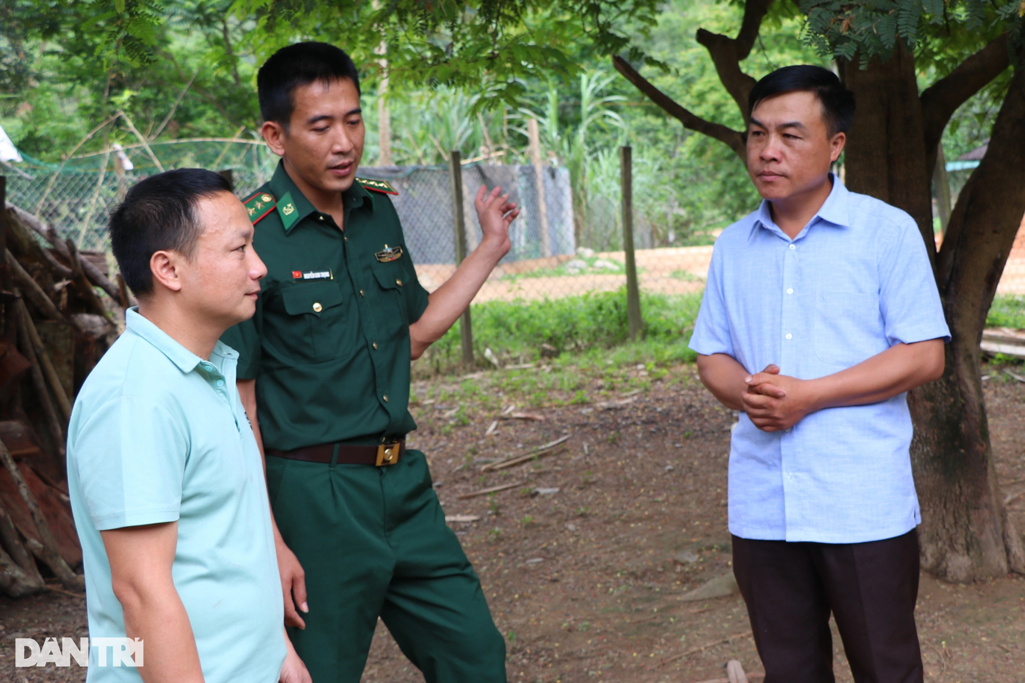 Cú quay xe theo con đường sáng của chàng trai trót làm ăn với phỉ - 6