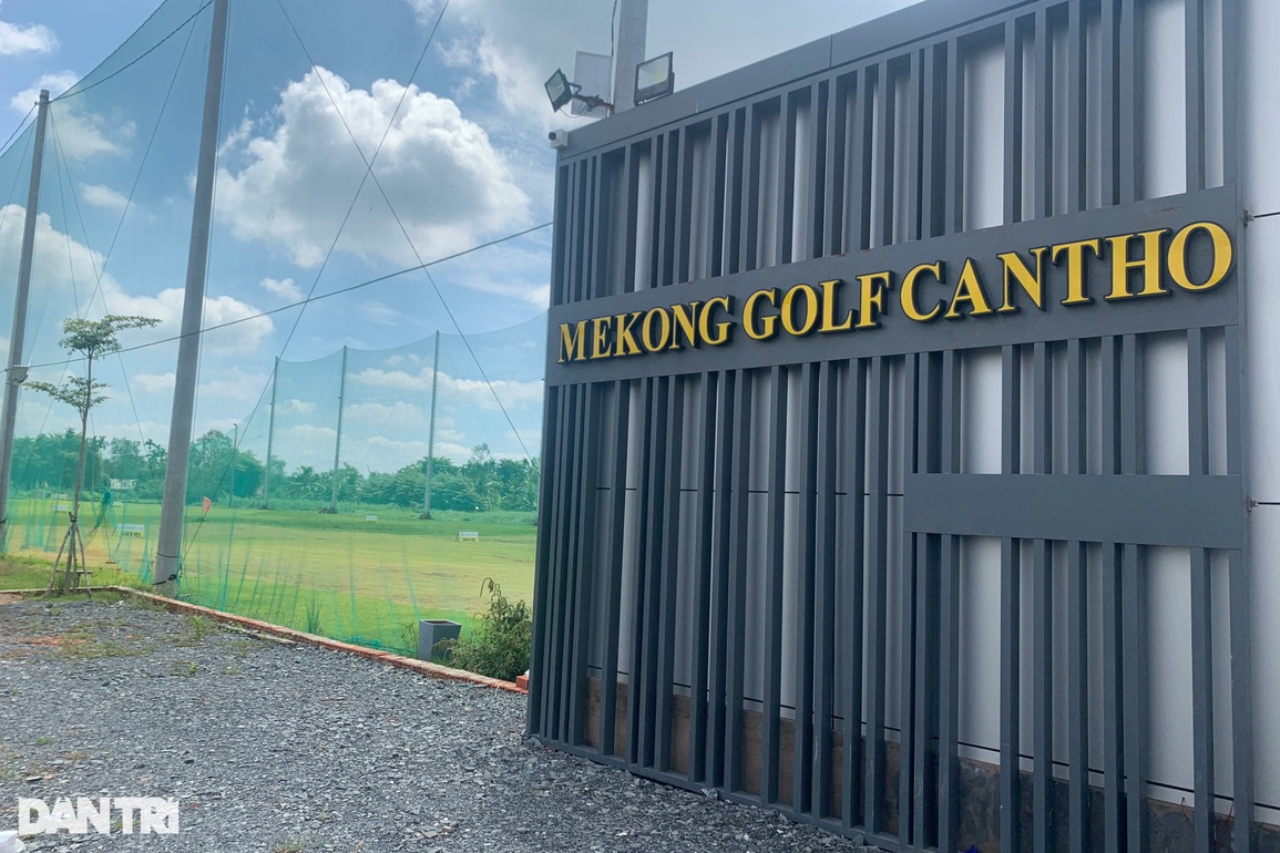 Tuýt còi sân tập golf chưa có phép vẫn hoạt động rầm rộ - 3 Tuýt còi sân tập golf chưa có phép vẫn hoạt động rầm rộ - 3