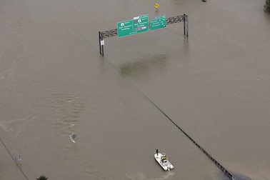 Mỹ thiệt hại ít nhất 42 tỷ USD sau siêu bão Harvey