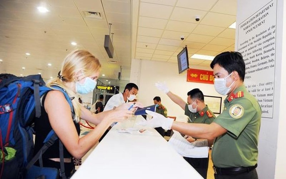 Việt Nam tạm dừng nhập cảnh với du khách đến từ Anh và khu vực Schengen - 1 Việt Nam tạm dừng nhập cảnh với du khách đến từ Anh và khu vực Schengen - 1