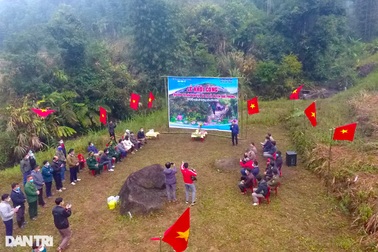 Khởi công xây cầu Dân trí thứ 21 tại xã vùng biên Việt - Lào