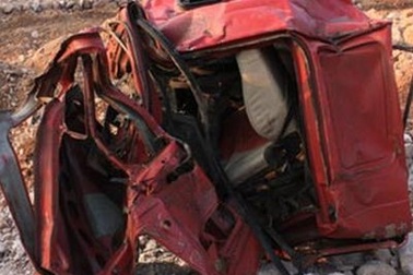 Lái xe sống sót thần kỳ sau khi rơi xuống vách núi cao 200 mét