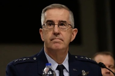 Tướng Mỹ thừa nhận quân đội Nga mạnh "khó tin"