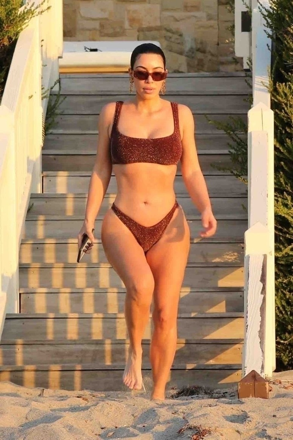 Kim Kardashian tiết lộ kiếm tiền trên mạng nhiều hơn show truyền hình - 5 Kim Kardashian tiết lộ kiếm tiền trên mạng nhiều hơn show truyền hình - 5